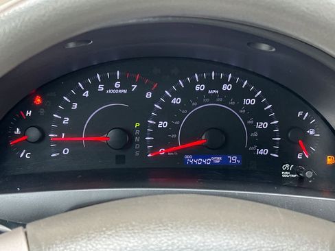 Used 2011 Toyota Camry LE image 25