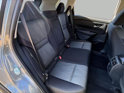 Used 2025 Nissan Rogue SV AWD/4WD image 18