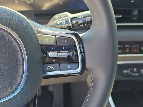 New 2026 Kia Carnival SX FWD image 33