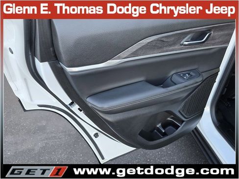 Certified 2023 Jeep Grand Cherokee Limited w/ Luxury Tech Group II image 26