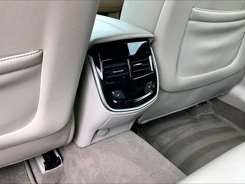 Used 2013 Cadillac XTS Luxury w/ Driver Awareness Package FWD image 33