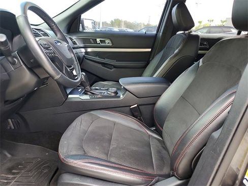 Used 2018 Ford Explorer XLT w/ Equipment Group 202A image 16