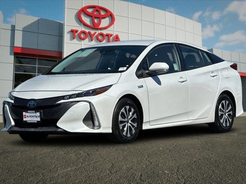 Certified 2021 Toyota Prius Prime LE FWD image 7