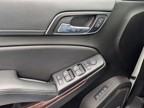 Used 2019 GMC Yukon XL SLT image 19