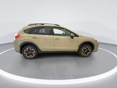 Used 2017 Subaru Crosstrek 2.0i Premium w/ Popular Package #1 AWD/4WD image 9