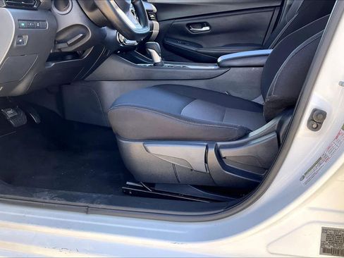 Used 2024 Nissan Sentra SV FWD image 36
