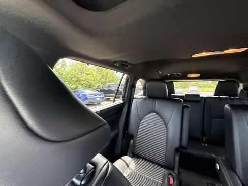 Used 2024 Toyota Highlander XSE FWD image 10