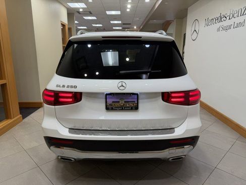 Certified 2025 Mercedes-Benz GLB 250 image 4