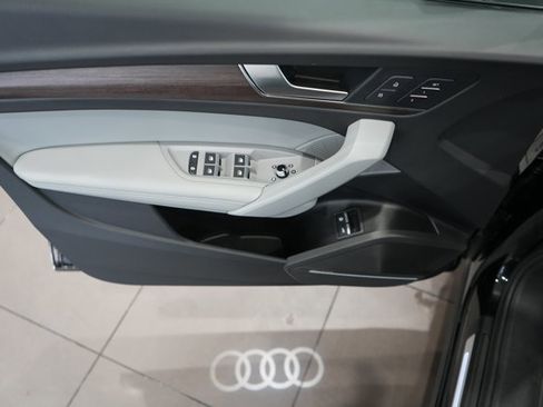 Used 2024 Audi Q5 e Premium Plus image 37