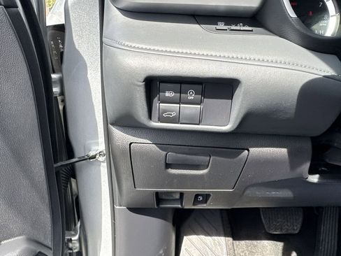 Used 2025 Toyota Highlander XLE AWD/4WD image 20