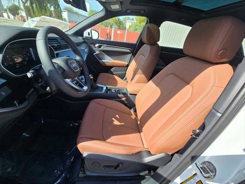 Certified 2025 Audi Q3 2.0T Premium Plus w/ Premium Plus Package image 23