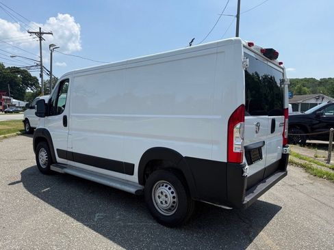 Used 2025 RAM ProMaster 2500 w/ U-Haul Equipment Group FWD image 17