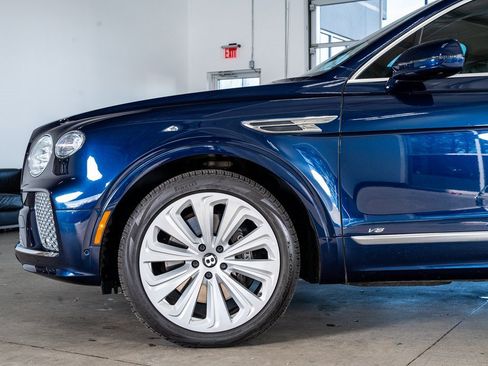 Used 2021 Bentley Bentayga image 9