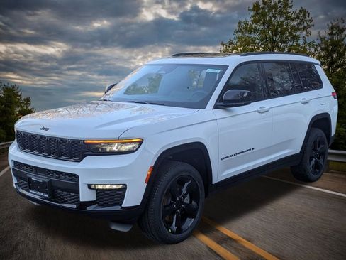 New 2025 Jeep Grand Cherokee L Limited w/ Black Appearance Package image 7