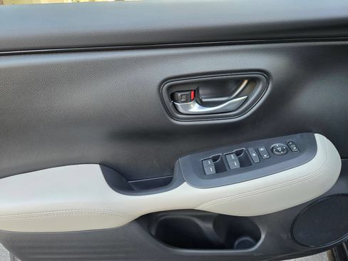 New 2027 Honda HR-V LX image 17