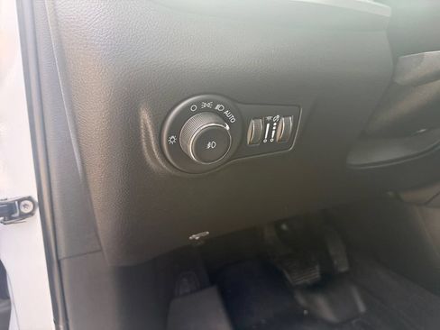 Used 2023 Jeep Compass Latitude AWD/4WD image 18