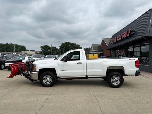 Used 2019 Chevrolet Silverado 2500 W/T w/ WT Convenience Package AWD/4WD image 3
