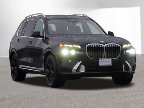 Used 2025 BMW X7 xDrive40i image 3