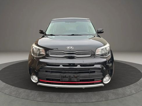 Used 2019 Kia Soul ! image 2