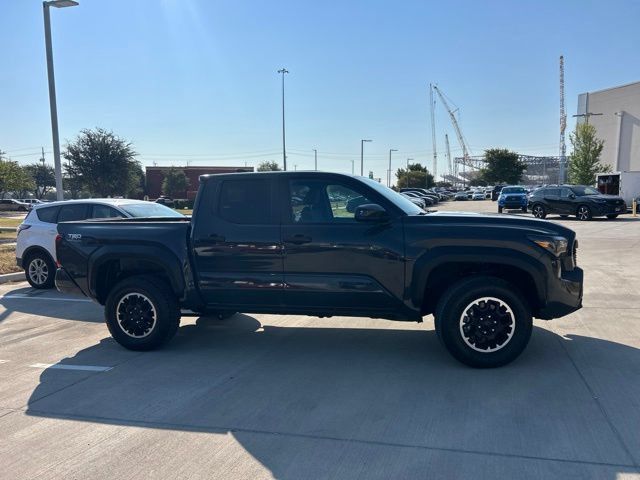 Used 2025 Toyota Tacoma TRD Off-Road AWD/4WD image 2