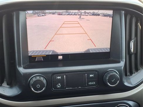 Used 2022 Chevrolet Colorado Z71 AWD/4WD image 20