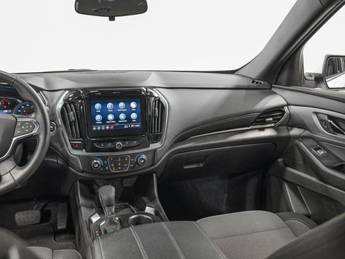 Used 2023 Chevrolet Traverse LT w/ Rear Camera Mirror Package image 30