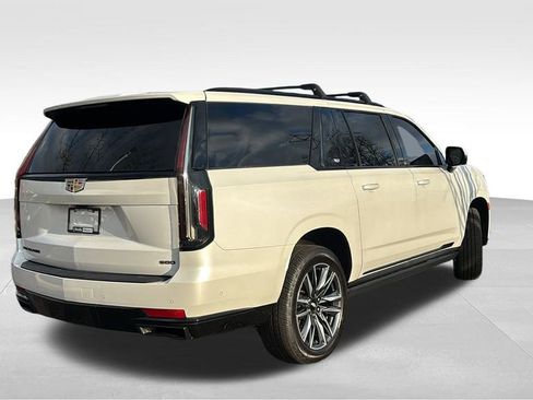 Used 2022 Cadillac Escalade ESV Sport Platinum w/ Heavy-Duty Trailer Package image 7