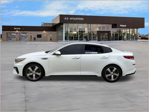 Used 2019 Kia Optima S w/ S Panoramic Sunroof Package FWD image 2