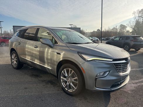 Used 2023 Buick Enclave Premium w/ Experience Buick Package image 9