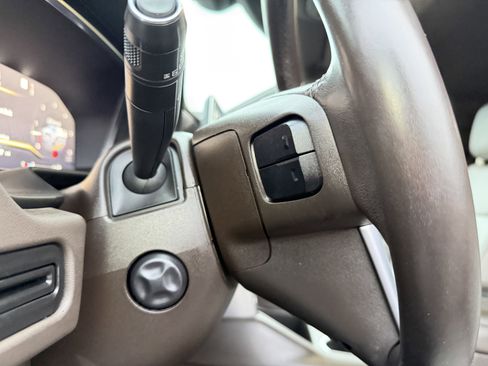 Used 2022 GMC Yukon SLT w/ SLT Luxury Package image 29