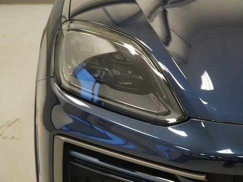 New 2026 Porsche Cayenne Turbo image 14