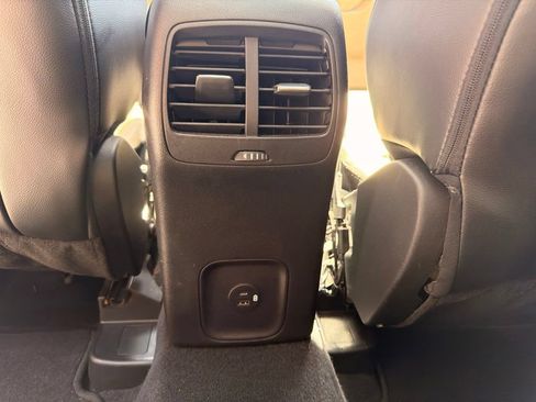Used 2022 Ford Escape Titanium AWD/4WD image 30