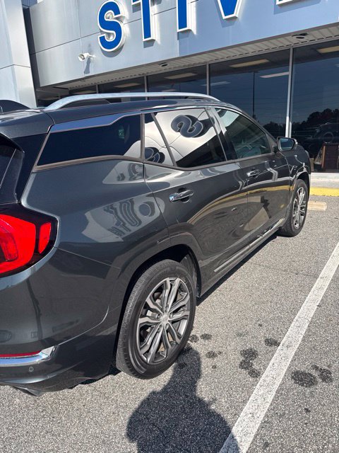 Used 2020 GMC Terrain Denali w/ Denali Premium Package FWD image 6