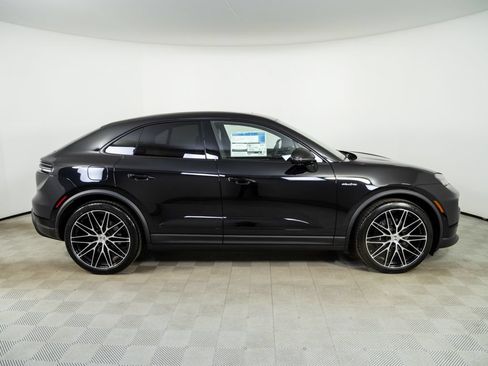New 2026 Porsche Macan 4 Electric AWD/4WD image 28