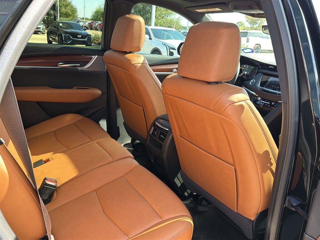 Used 2024 Cadillac XT5 Premium Luxury w/ Technology Package FWD image 11