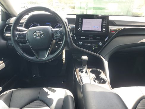 Used 2023 Toyota Camry SE FWD image 10