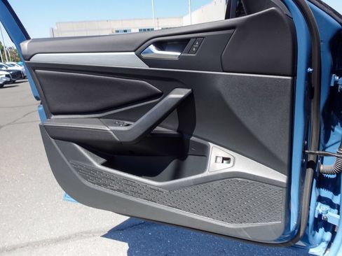 Certified 2025 Volkswagen Jetta Sport FWD image 17