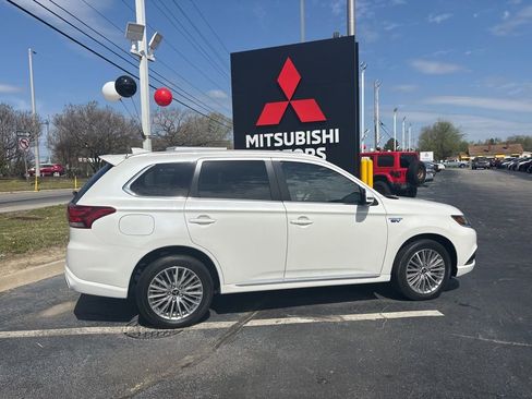 Used 2020 Mitsubishi Outlander SEL AWD/4WD image 3