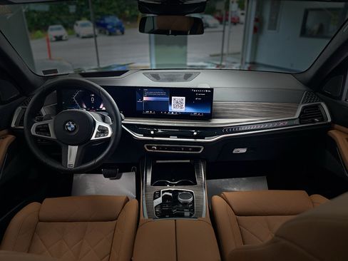 Used 2026 BMW X7 xDrive40i AWD/4WD image 22