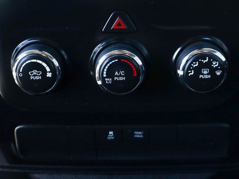 Used 2018 RAM 1500 Express image 28