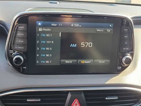 Used 2020 Hyundai Santa Fe Limited image 9