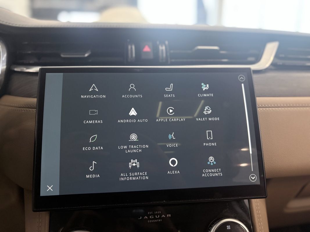 Used 2022 Jaguar F-PACE S AWD/4WD image 32