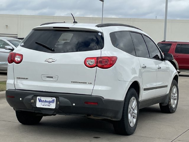 Used 2010 Chevrolet Traverse LS FWD image 4