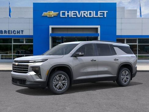 New 2026 Chevrolet Traverse LT w/ Driver Confidence Package FWD image 2