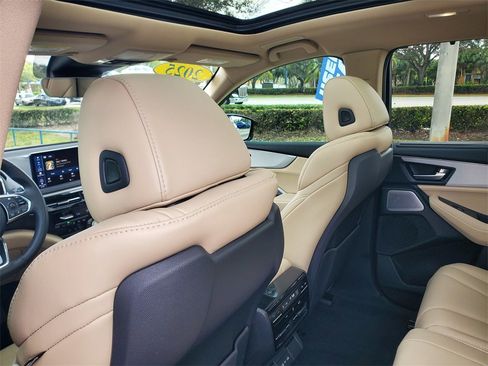 Used 2025 Acura MDX w/ Technology Package image 11