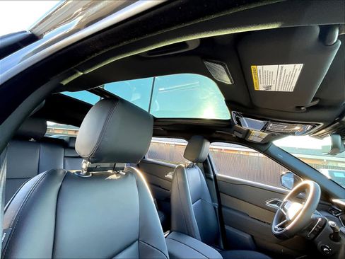 New 2025 Land Rover Range Rover Velar Dynamic SE image 29