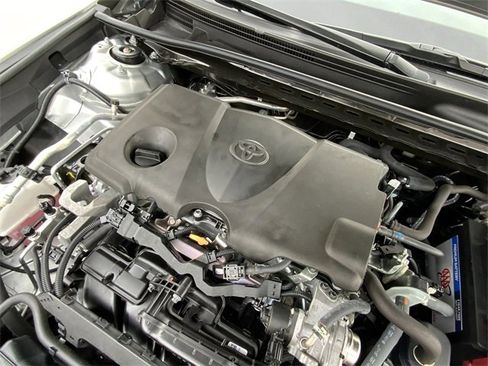 Used 2022 Toyota Camry XLE image 28