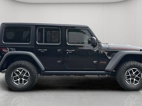 Used 2024 Jeep Wrangler Unlimited Rubicon w/ Dual Top Group AWD/4WD image 3