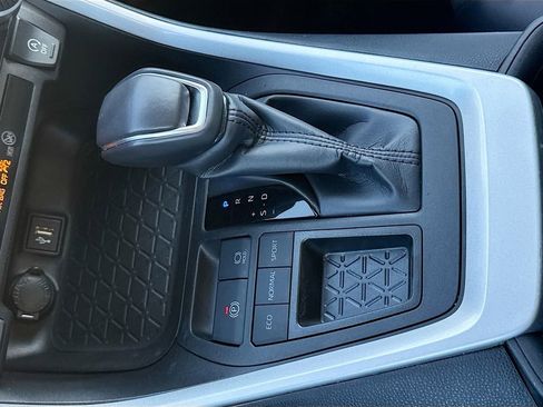 Used 2024 Toyota RAV4 XLE Premium image 21