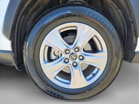 Used 2025 Toyota RAV4 XLE image 22